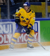 Tre Kronor Victorious After Avoiding Late-Game Collapse