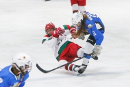 Swedish female players support body checking